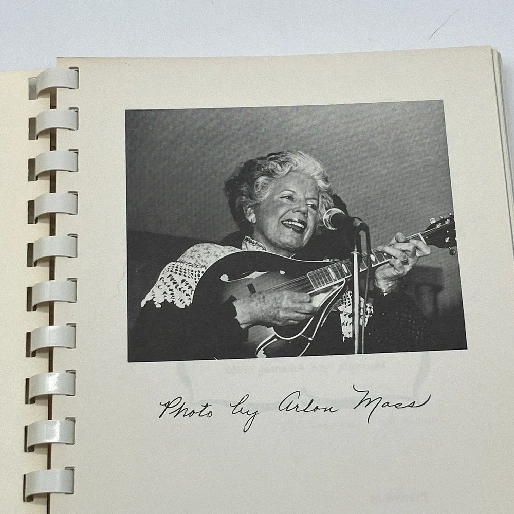 Ramona Jones Recipes from the Grandpa Jones Family Dinner Theatre‎ Cookbook AR